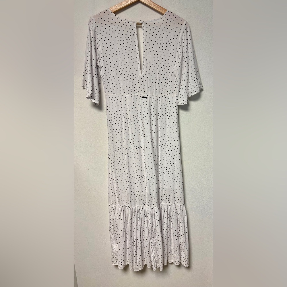 Billabong Kiss the Rain 
White & Black Polka Dot 
Maxi Boho Dress
Size Medium - Picture 8 of 9